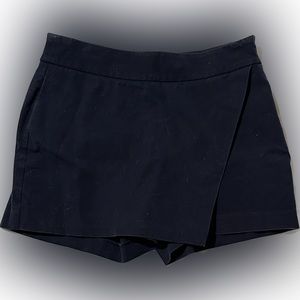 Crown & Ivy Navy Mini Skort